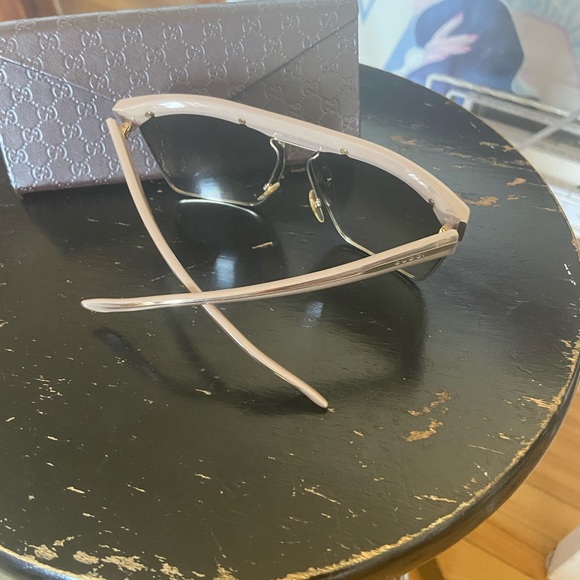 Gucci sunglasses - Picture 2 of 3